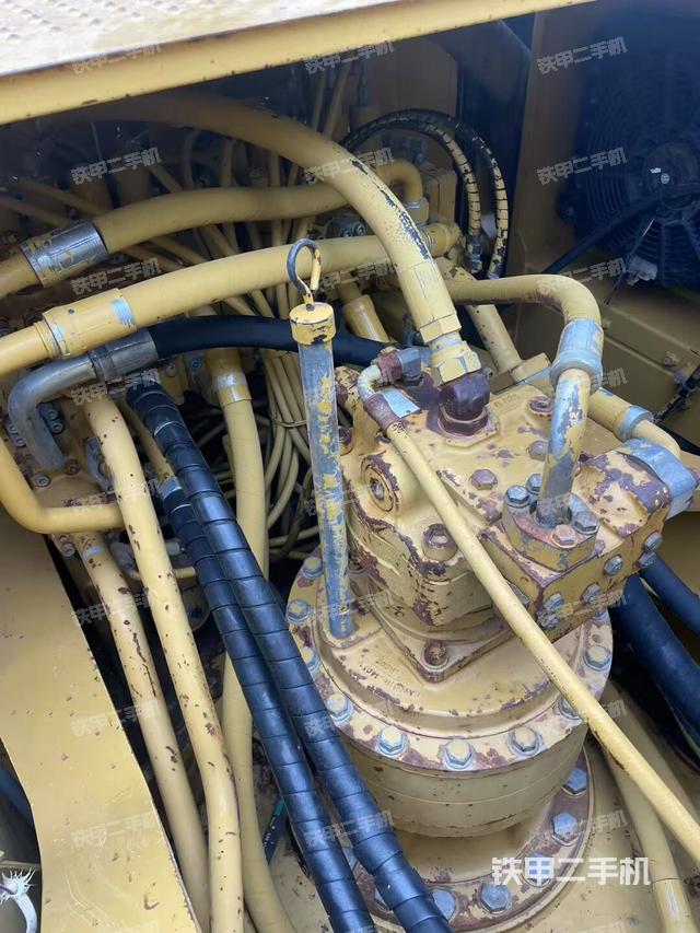 回轉(zhuǎn)馬達(dá)（上車部件）