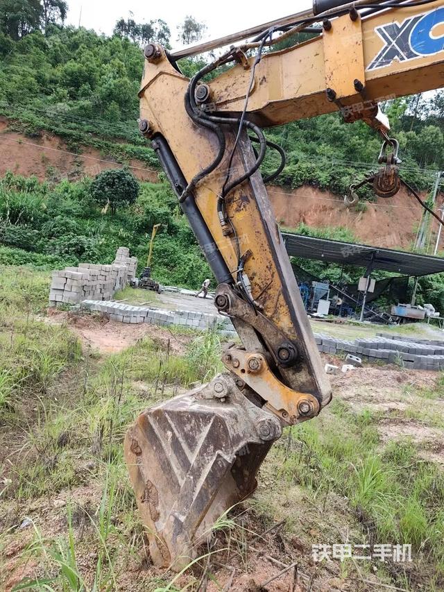 铲斗45度(工作和回转装置) 铲斗45度(工作和回转装置)