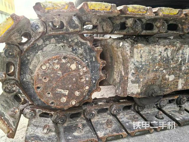 單側(cè)履帶整體（整機(jī)外觀）