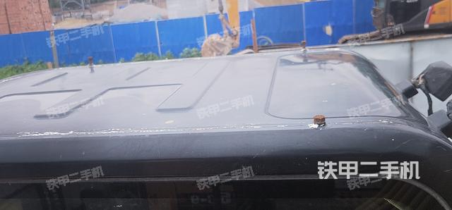 驾驶室顶部（整机外观）