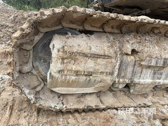 右驱动轮（行走机构）