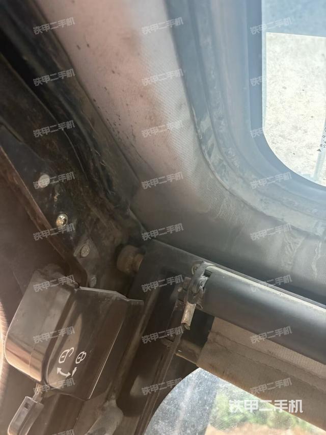 驾驶室左后45度（驾驶室部分）