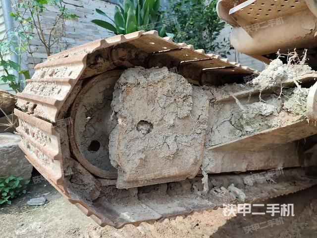 左导向轮(行走机构) 左导向轮(行走机构)