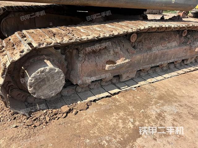 右側(cè)履帶整體(行走機構(gòu)) 右側(cè)履帶整體(行走機構(gòu))