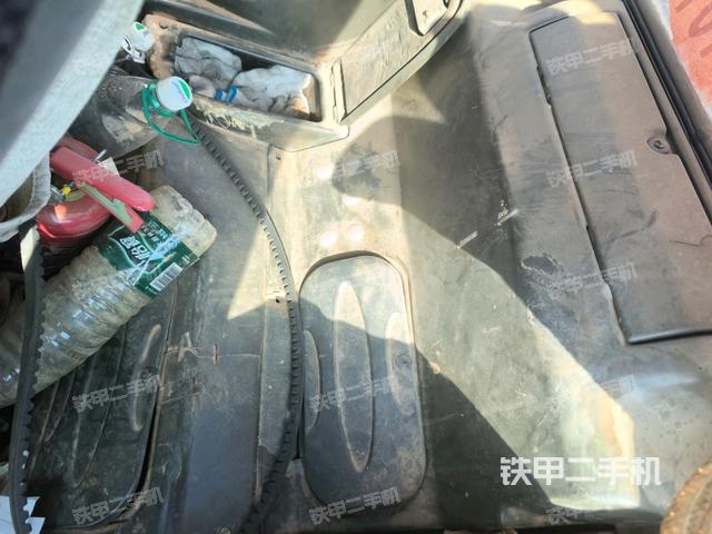 后窗玻璃角標(biāo)(駕駛室部分) 后窗玻璃角標(biāo)(駕駛室部分)