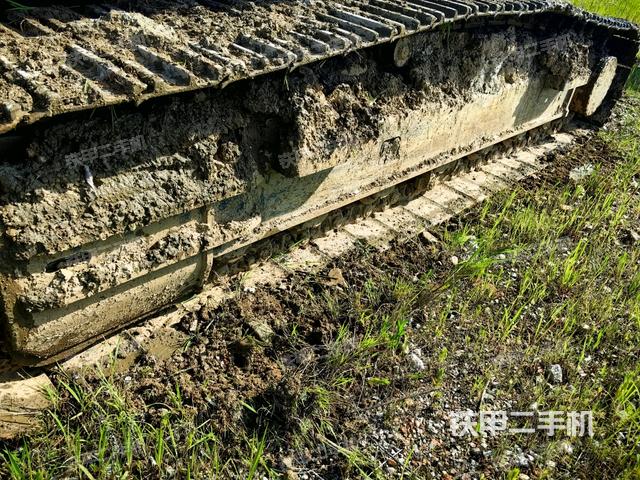 右侧履带整体(行走机构) 右侧履带整体(行走机构)