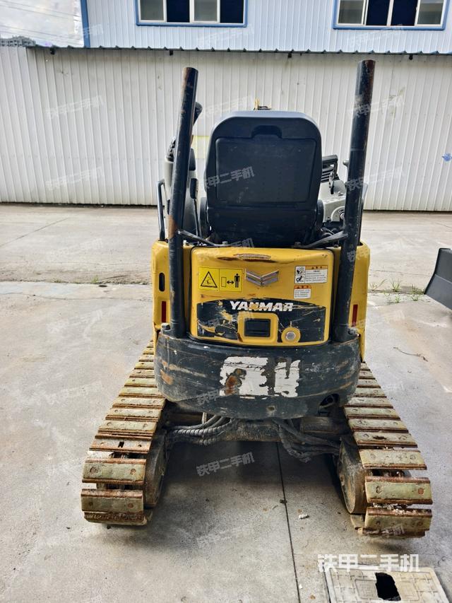 駕駛室頂部（整機(jī)外觀）