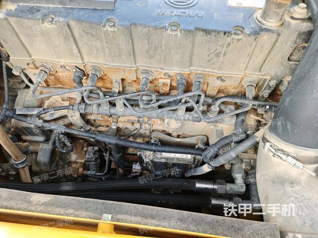 气门室盖螺丝特写(上车部件) 气门室盖螺丝特写(上车部件)