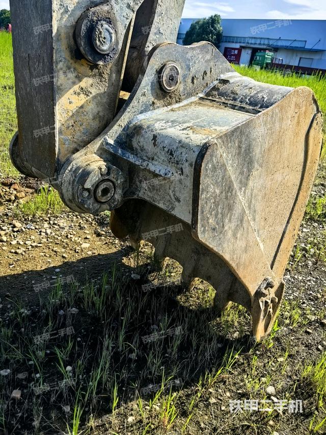 铲斗45度(工作和回转装置) 铲斗45度(工作和回转装置)