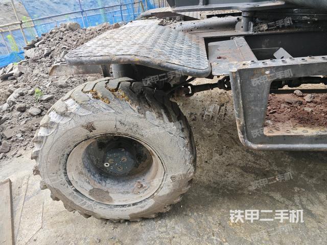 右导向轮(行走机构) 右导向轮(行走机构)