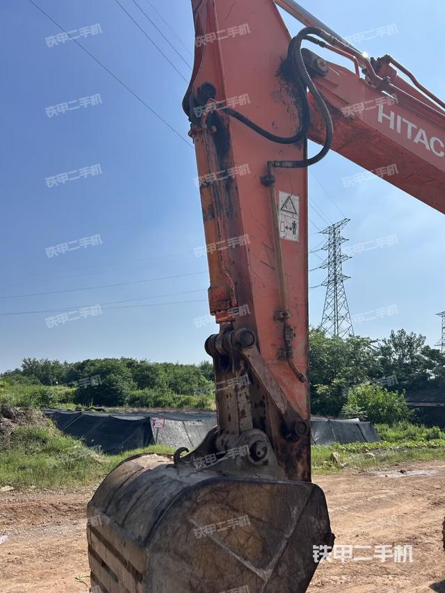 小臂整體左后(工作和回轉(zhuǎn)裝置) 小臂整體左后(工作和回轉(zhuǎn)裝置)