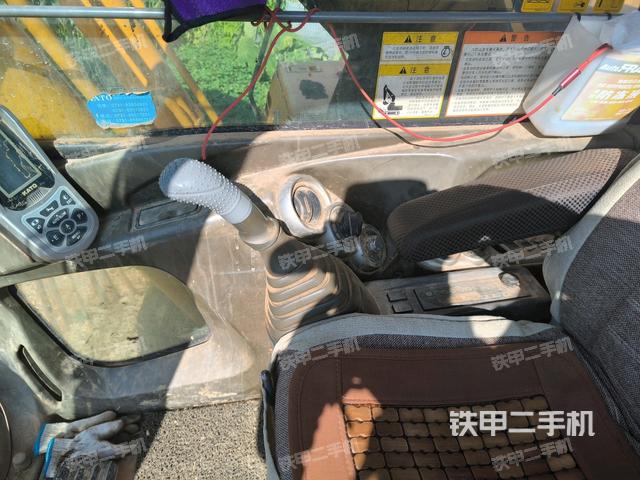 座椅后部(駕駛室部分) 座椅后部(駕駛室部分)