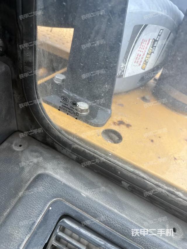 驾驶室左前45度（驾驶室部分）