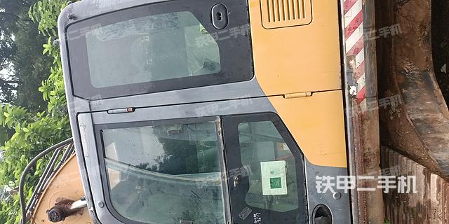 驾驶室顶部（整机外观）