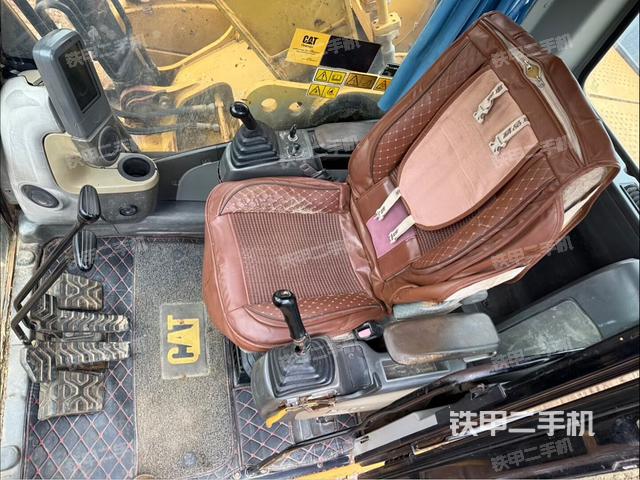 座椅后部（駕駛室部分）