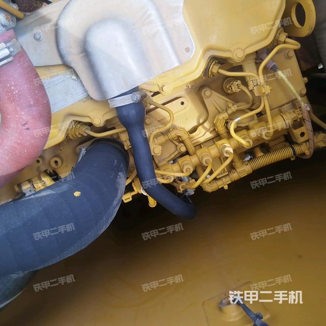 气门室盖螺丝特写(上车部件) 气门室盖螺丝特写(上车部件)