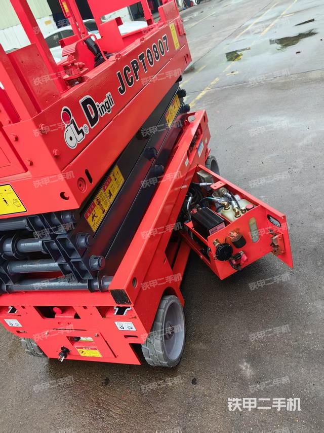 整机右侧（设备外观及核心部件）