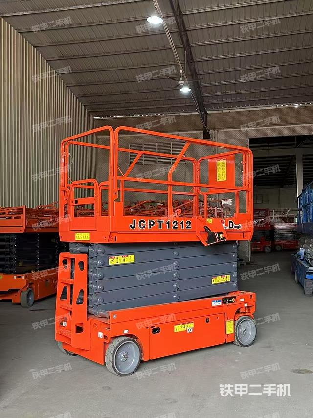 整机左侧（设备外观及核心部件）