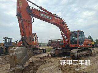 鄂尔多斯斗山DX300LC挖掘机实拍图片
