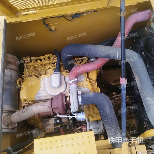发动机室(上车部件) 发动机室(上车部件)