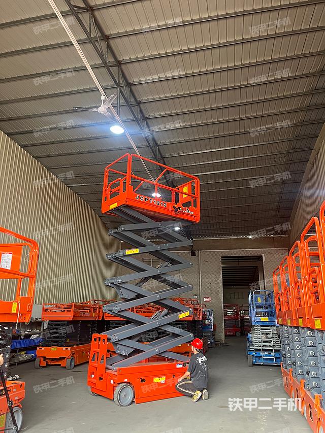 整机右侧（设备外观及核心部件）