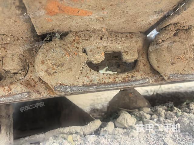 右侧履带整体 (行走机构) 右侧履带整体 (行走机构)
