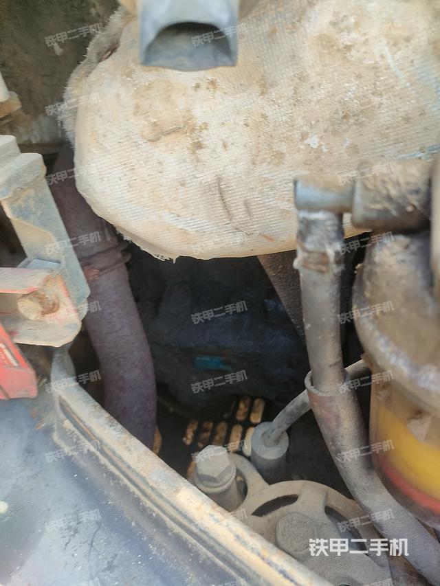 回转马达和主控阀（整机外观）