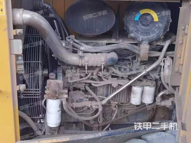 发动机左侧（整机外观及大件）