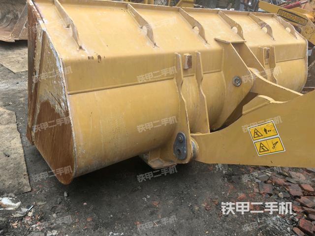 铲斗前45°(工作装置) 铲斗前45°(工作装置)