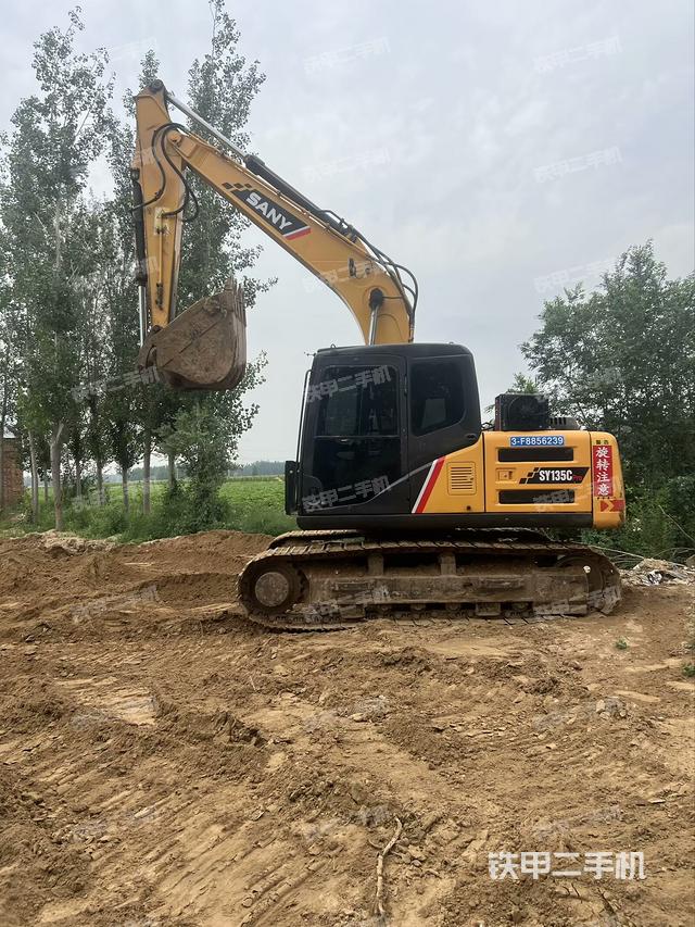 三一重工SY135C挖掘機