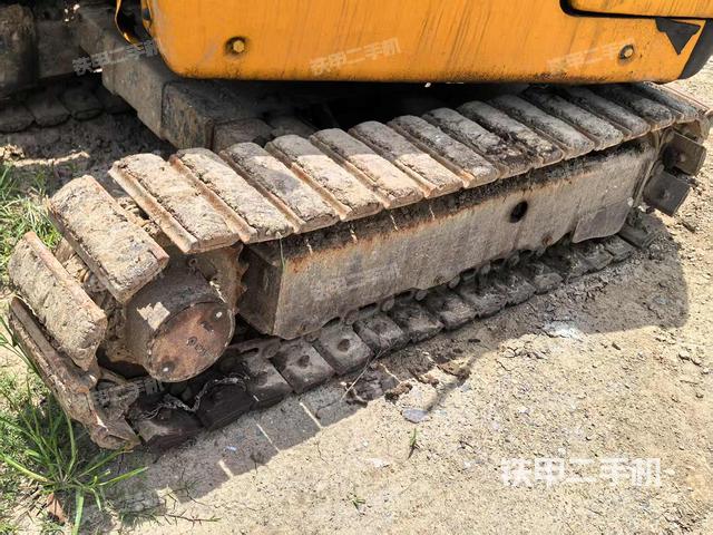 單側(cè)履帶整體(整機外觀) 單側(cè)履帶整體(整機外觀)