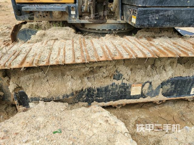 轉(zhuǎn)盤(pán)和下車(chē)架正前（工作和回轉(zhuǎn)裝置）