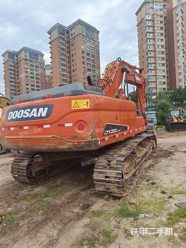 整机右后45°(整机外观) 整机右后45°(整机外观)