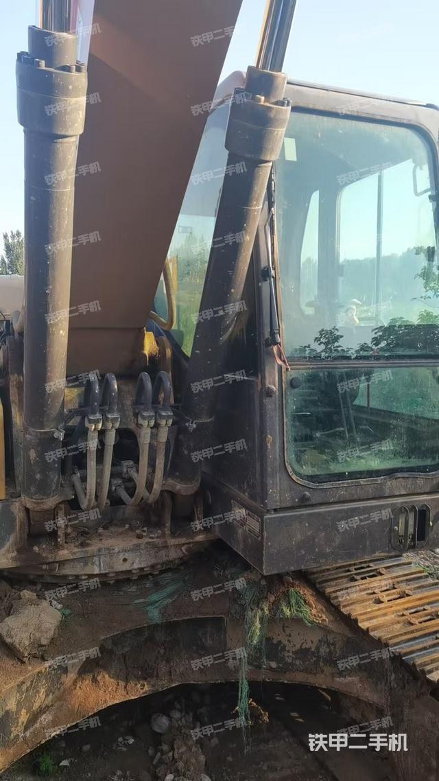 驾驶室整体（整机外观）