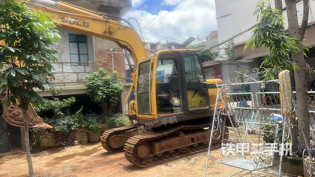 山東臨工E680F挖掘機(jī)