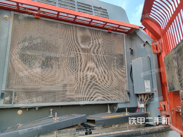 散熱器正面(大件艙室) 散熱器正面(大件艙室)