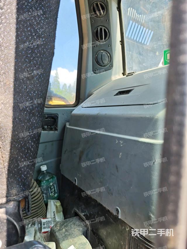 后窗玻璃角標(biāo)（駕駛室部分）