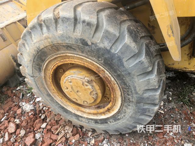 左前轮(行走机构) 左前轮(行走机构)