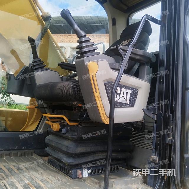 右侧玻璃角标(驾驶室部分) 右侧玻璃角标(驾驶室部分)