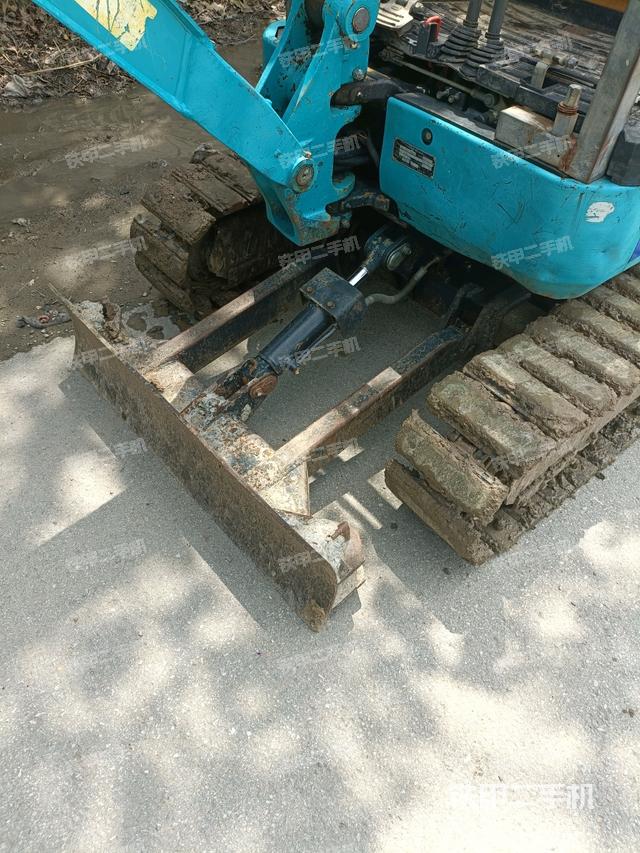 轉(zhuǎn)盤和下車架正前（工作和回轉(zhuǎn)裝置）