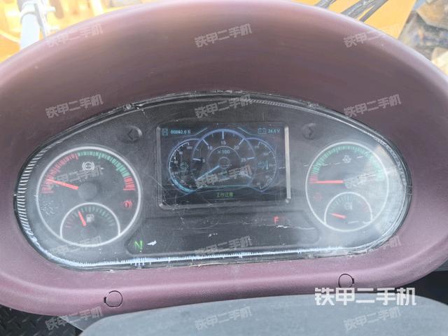 仪表盘(驾驶室部分) 仪表盘(驾驶室部分)