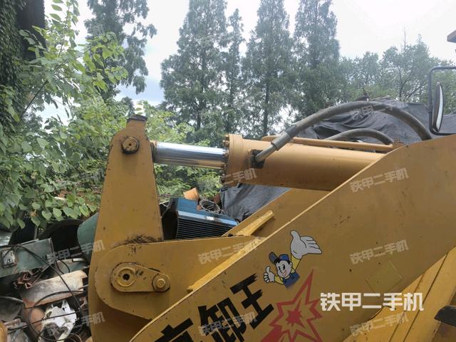 铲斗油缸侧面(工作装置) 铲斗油缸侧面(工作装置)