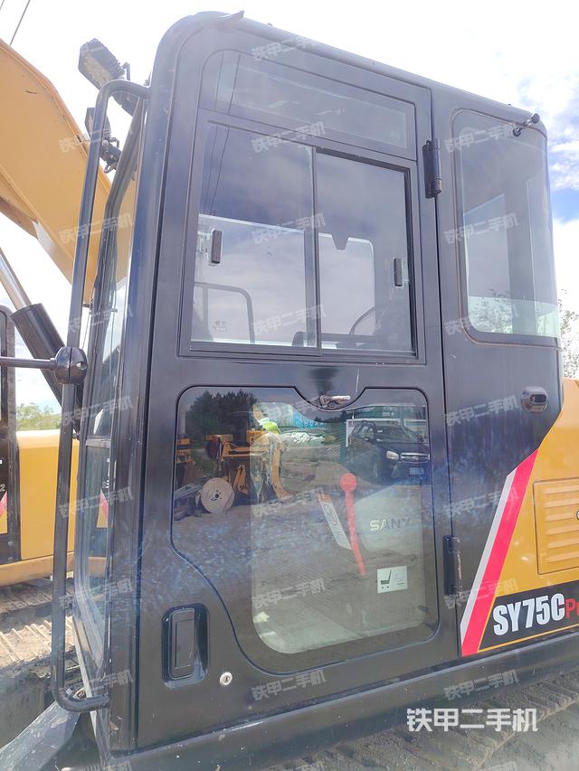 驾驶室整体（整机外观）