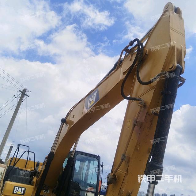 大臂整体 右侧(工作和回转装置) 大臂整体 右侧(工作和回转装置)