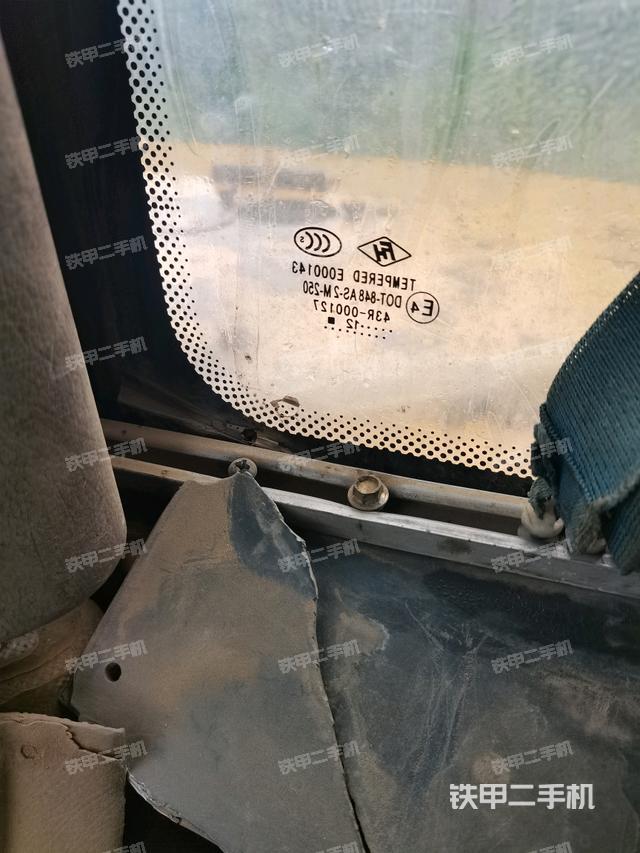 座椅后部(驾驶室部分) 座椅后部(驾驶室部分)