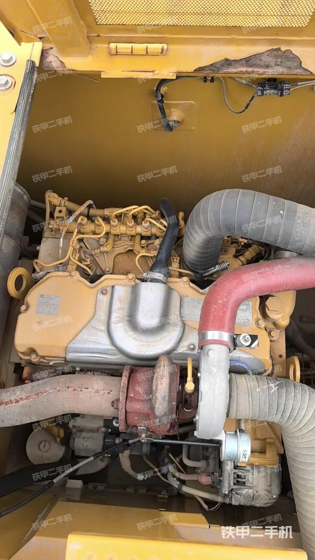 发动机整体俯视(整机外观) 发动机整体俯视(整机外观)