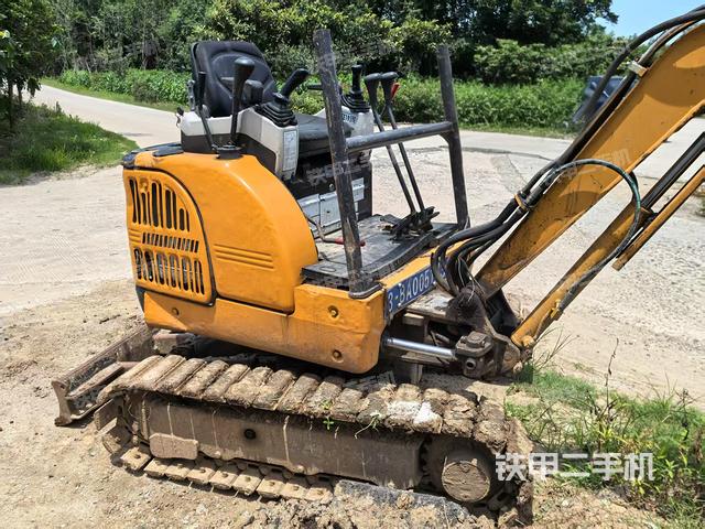 整機右后45°(整機外觀) 整機右后45°(整機外觀)