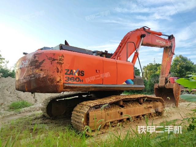 右后45(整機(jī)外觀) 右后45(整機(jī)外觀)
