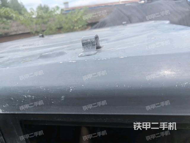 驾驶室顶部 外(驾驶室部分) 驾驶室顶部 外(驾驶室部分)