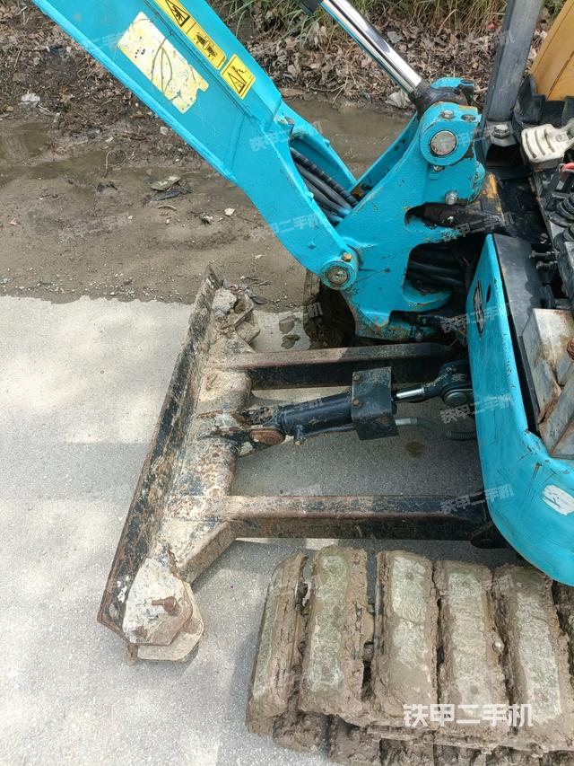 大臂根部?斜（工作和回轉(zhuǎn)裝置）